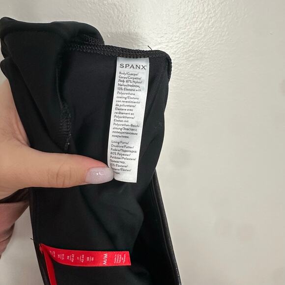 SPANX faux leather pull on stretchy leggings size M - Picture 6 of 6